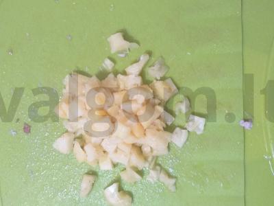 Salotos "Ladies'" su vištiena, ananasais ir česnakais Žingsnis 4