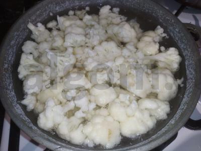 Gardūs makaronai su žiediniais kopūstais Žingsnis 1