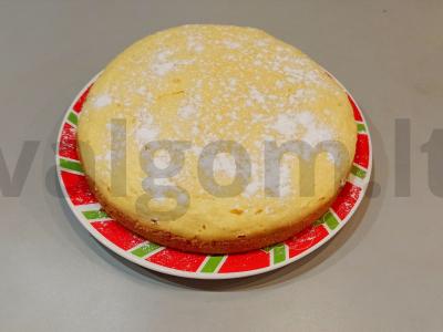 Citrinų pyragas su kvietiniais miltais prie arbatos pagrindine nuotrauka