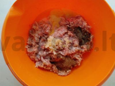 Sultingi jautienos kukuliai su pienu Žingsnis 1