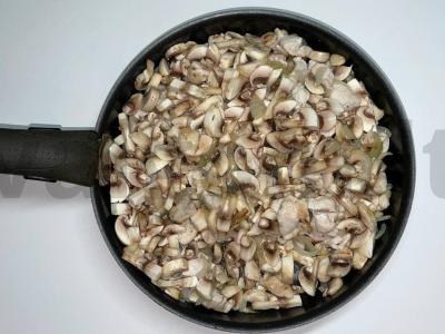 Aromatingi grybai su vištienos filė Žingsnis 3
