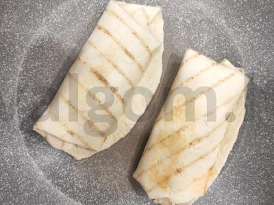 Naminė šavarma su rūkyta vištiena, daržovėmis ir kečupu Žingsnis 5