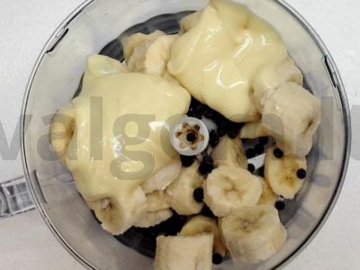 Naminiai bananų ir aviečių ledai Žingsnis 1