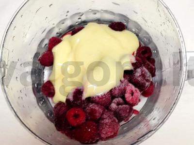 Naminiai bananų ir aviečių ledai Žingsnis 3