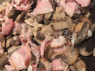 Makaronai su šonine ir grybais Žingsnis 3