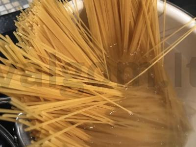 Makaronai su šonine ir grybais Žingsnis 4