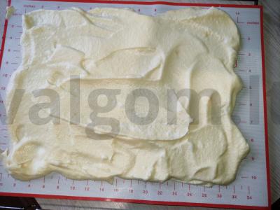 Kempinių kremo ritinys su bananais Žingsnis 5