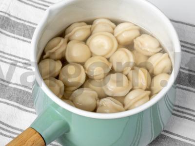 Aštri sriuba su koldūnais Žingsnis 1