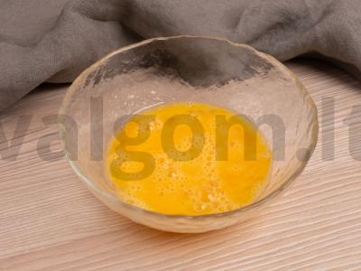 Ešerys graikinių riešutų apkepe su pesto padažu Žingsnis 3