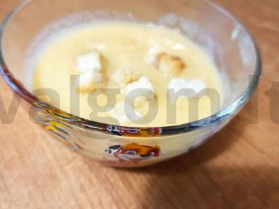 Daržovių kreminė sriuba su skrebučiais pagrindine nuotrauka