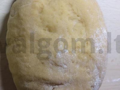 Medaus pyragas su plakta grietinėle. Žingsnis 2