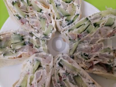 Pitos suktinukai su sūdyta žuvimi pagrindine nuotrauka