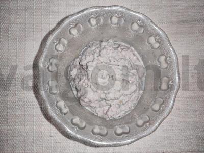 Tuno salotos su grietinės padažu Žingsnis 1