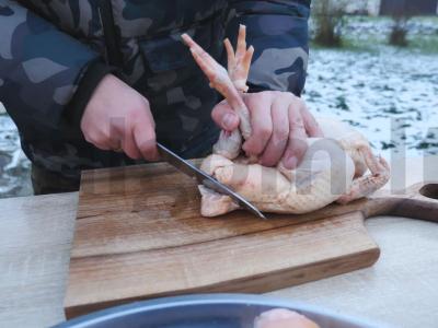 Kaimiškai surinktas cholodets iš keturių rūšių mėsos Žingsnis 2