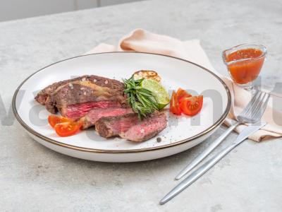 Keptuvėje keptas didkepsnio kepsnys pagrindine nuotrauka