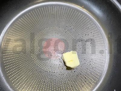 Glazūnija su pomidorais, sūriu ir prieskoniais Žingsnis 1