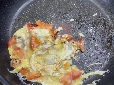 Glazūnija su pomidorais, sūriu ir prieskoniais Žingsnis 4