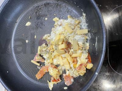 Glazūnija su pomidorais, sūriu ir prieskoniais Žingsnis 6