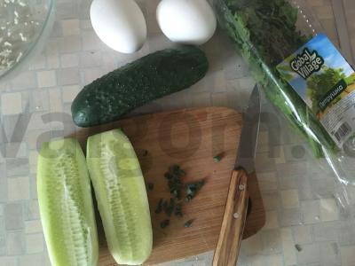 Salotos "Pavasario vitaminai" su ridikėliais ir kiaušiniu Žingsnis 1