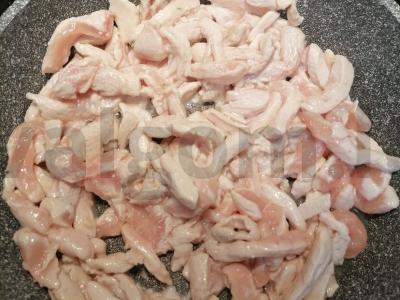 Udon su vištiena ir krevetėmis Žingsnis 2