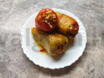 Klasikinės įdarytos paprikos su malta jautiena pagrindine nuotrauka