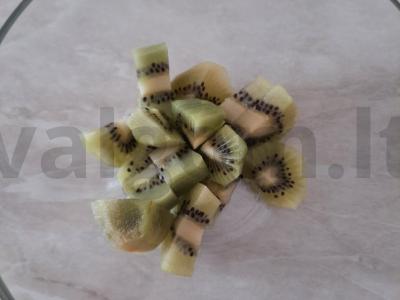 Vaisių salotos su kiviais ir jogurtu Žingsnis 3