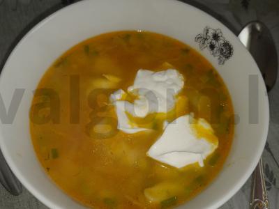 Sriuba su haluškomis ir mėsos kukuliais pagrindine nuotrauka