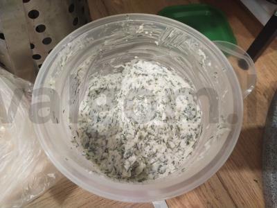 Kumpio suktinukai su sūrio ir česnakų įdaru Žingsnis 1