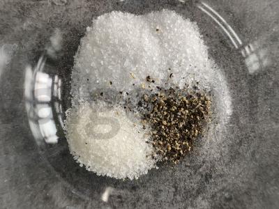 Lengvai sūdytos rausvosios lašišos paprastas receptas Žingsnis 2