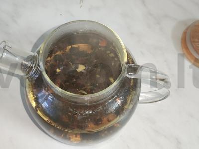 Arbata su juodaisiais serbentais ir cukrumi Žingsnis 3