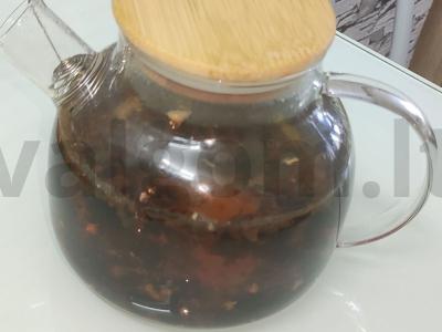 Arbata su juodaisiais serbentais ir cukrumi pagrindine nuotrauka