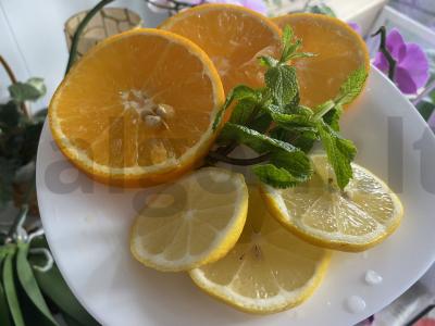 Gaivus apelsinų ir mėtų gėrimas Žingsnis 1