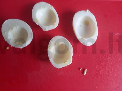 Įdaryti kiaušiniai su krevetėmis Žingsnis 2