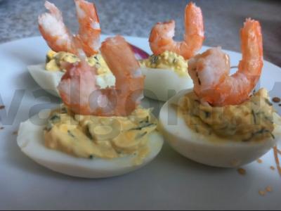 Įdaryti kiaušiniai su krevetėmis pagrindine nuotrauka