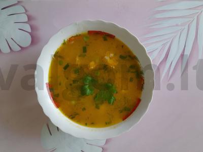 Ryžių sriuba su bulvėmis ir vištiena pagrindine nuotrauka