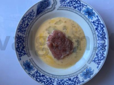 Mini kiaulienos šniceliai tešloje Žingsnis 4