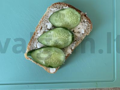 Sumuštinis su lydytu sūriu ir kiaušiniu Žingsnis 2