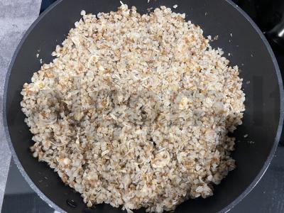 Grikiai su vištienos troškiniu Žingsnis 3