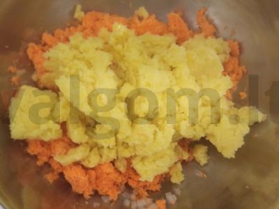 Bulvių ir morkų paplotėliai Žingsnis 4