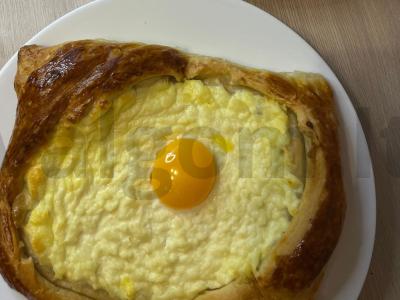 Tingus chačapuri Adžario stiliumi pagrindine nuotrauka