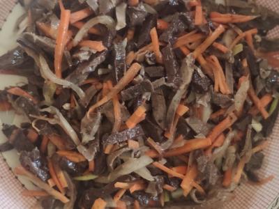 Kiaulienos plaučių salotos pagrindine nuotrauka