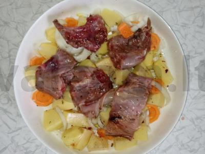 Skanus triušis, keptas su bulvėmis Žingsnis 1