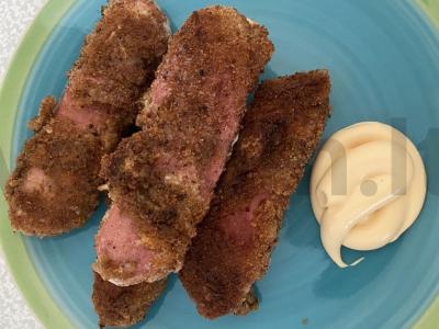 Dešrelės apvalkale su sūrio padažu pagrindine nuotrauka