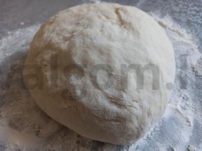 Naminiai čeburekai su malta kiauliena keptuvėje Žingsnis 1