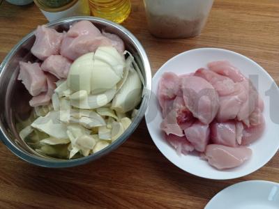 Vištienos kotletai su kopūstais Žingsnis 1