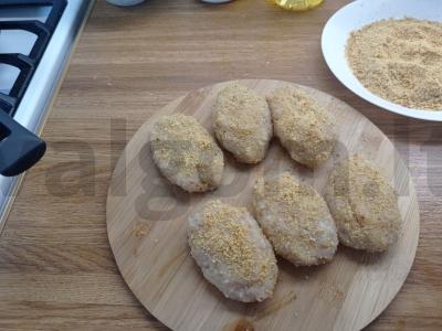 Vištienos kotletai su kopūstais Žingsnis 3