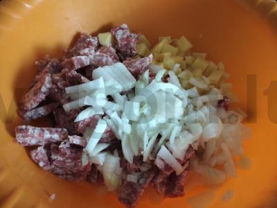 Pyragai iš mielinės tešlos su bulvėmis ir malta mėsa Žingsnis 2