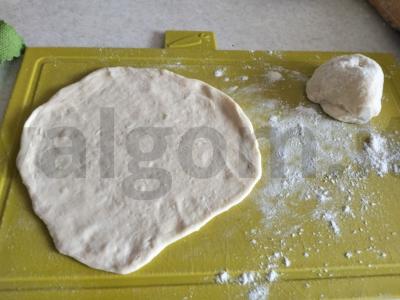 Pyragai iš mielinės tešlos su bulvėmis ir malta mėsa Žingsnis 3