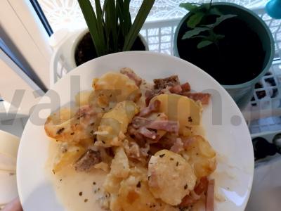 Bulvės grietinėlėje su kumpiu pagrindine nuotrauka