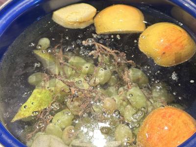 Baltųjų vynuogių ir vaisių kompotas Žingsnis 4